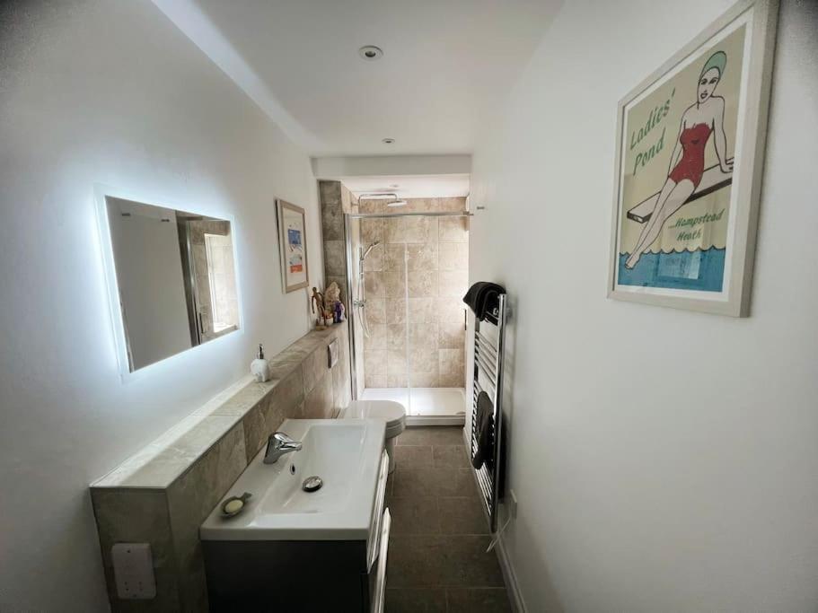 Self-Contained Ensuite Double Or Twin Bedroom In Pentir Bangor  Dış mekan fotoğraf